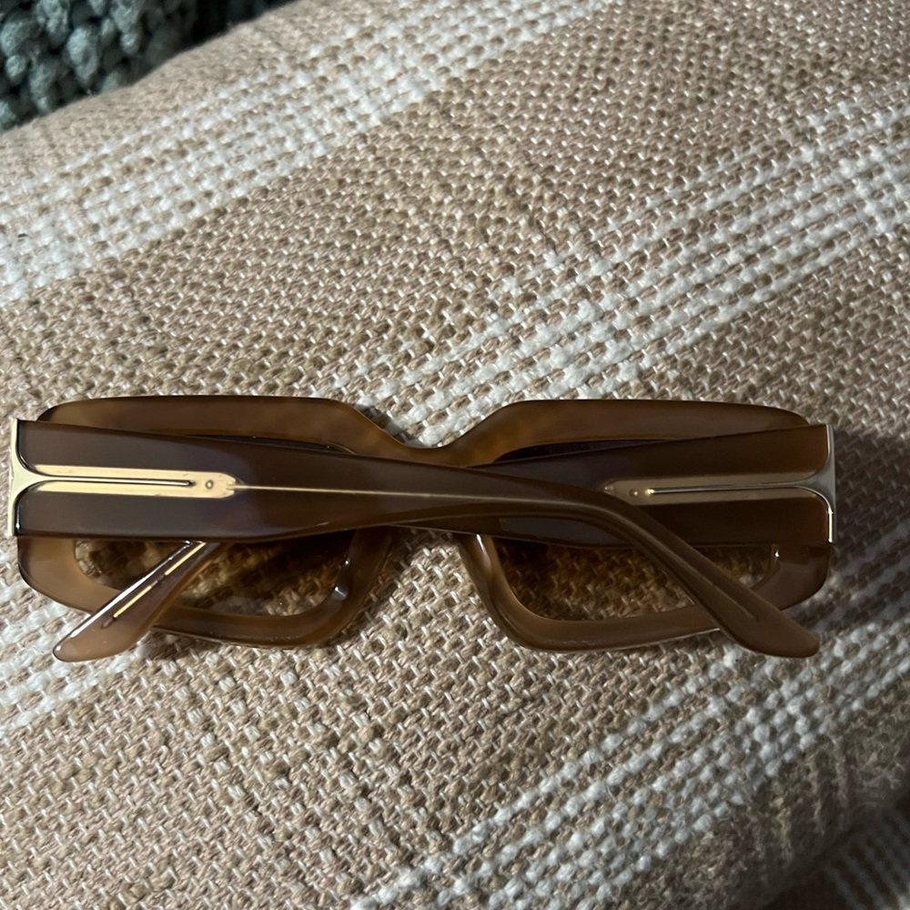 DEZI Read The Room Sunglasses - Picture 2 of 6